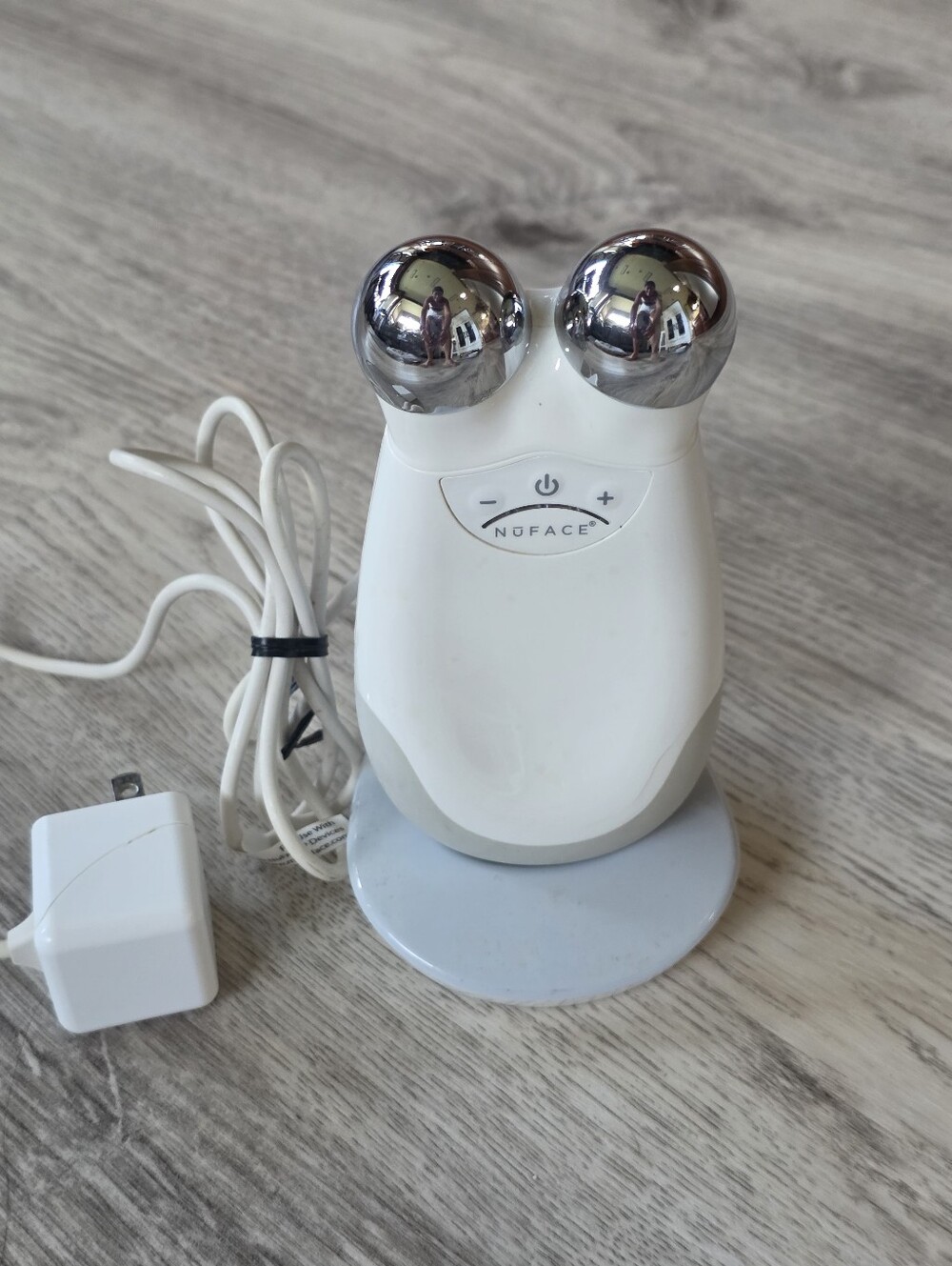Trinity NuFace Microcurrent Facial Lifting Device